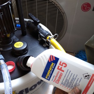 ΔΥΝΑΜΙΚΟΣ ΚΑΘΑΡΙΣΜΟΣ ΜΕ ΑΝΤΛΙΑ - FERNOX